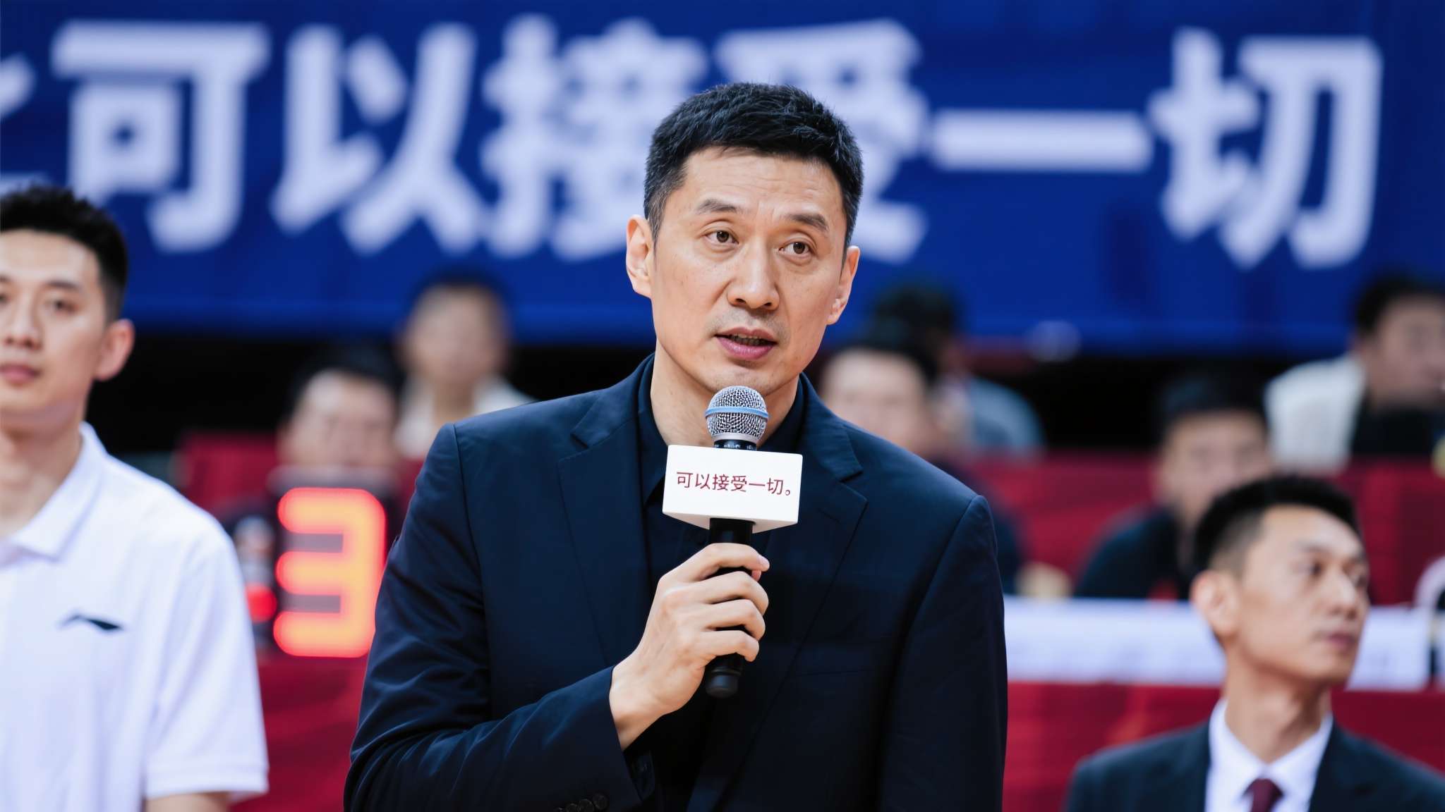 邱彪那句"可以接受一切",是一个中年男人把后路铺到了悬崖边